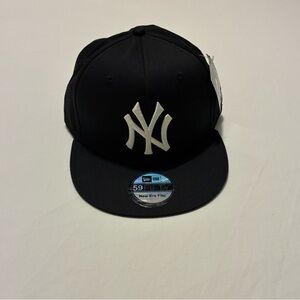 New Era Black & White NY Fitted 59FIFTY Cap